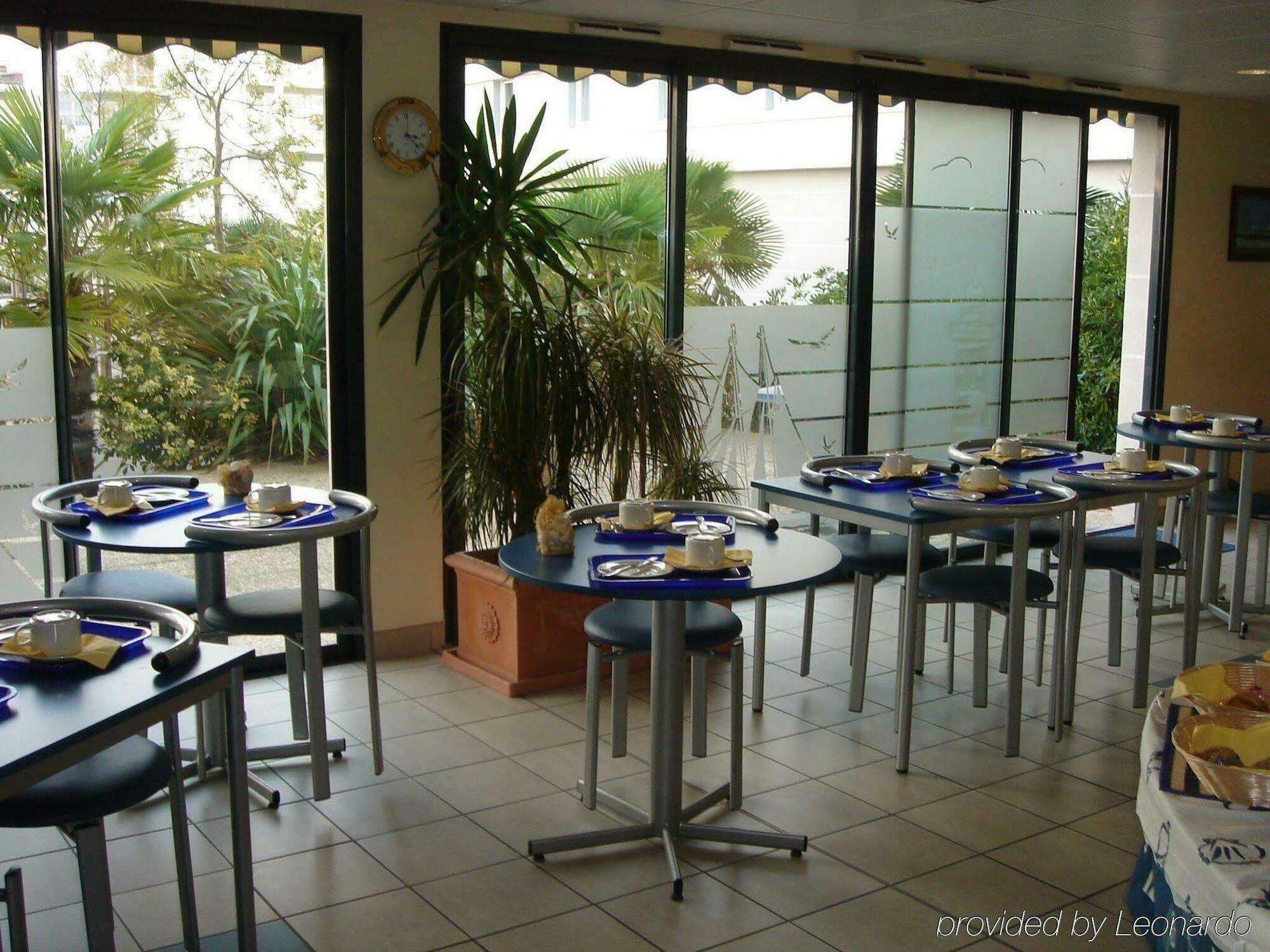 Appart'City Saint-Nazaire Centre Ресторан фото